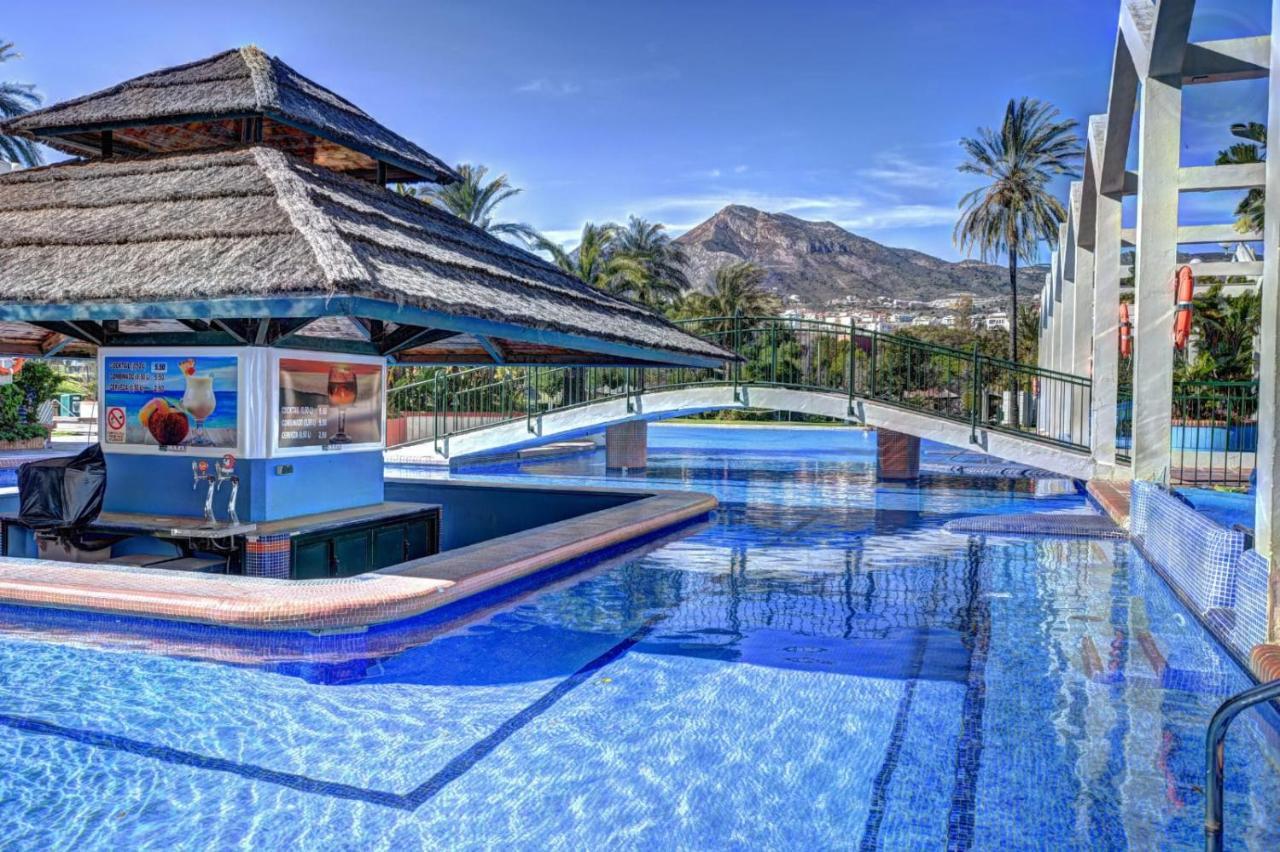Apartamentos Benalbeach ベナルマデナ エクステリア 写真