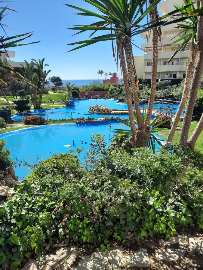 Apartamentos Benalbeach ベナルマデナ エクステリア 写真