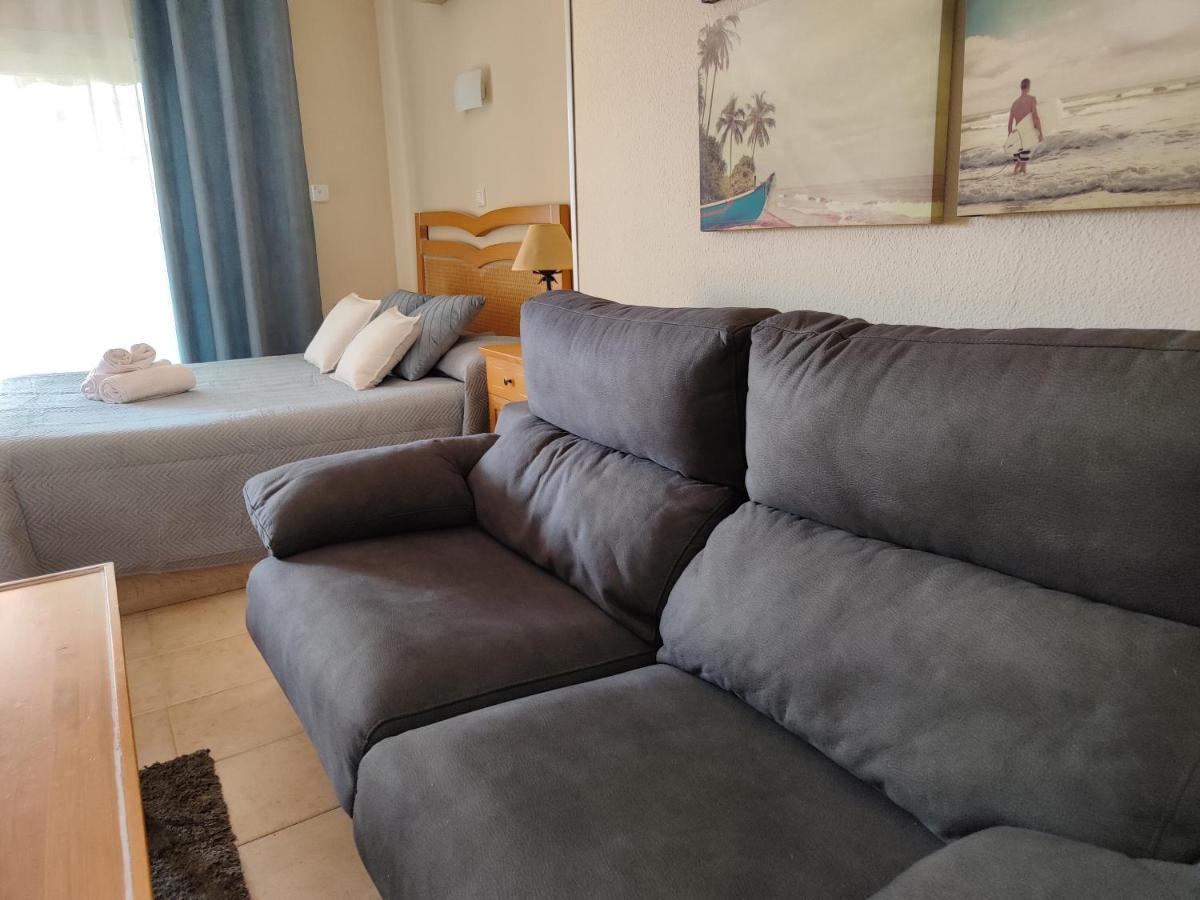 Apartamentos Benalbeach ベナルマデナ エクステリア 写真