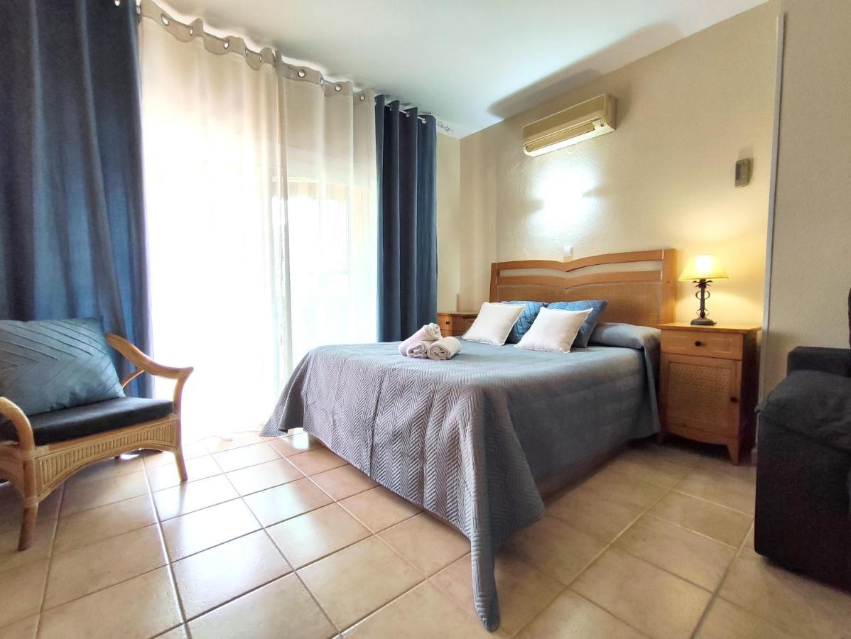 Apartamentos Benalbeach ベナルマデナ エクステリア 写真