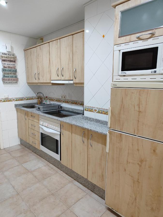 Apartamentos Benalbeach ベナルマデナ エクステリア 写真