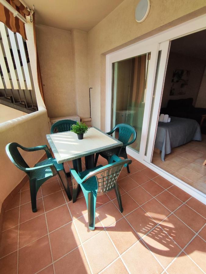 Apartamentos Benalbeach ベナルマデナ エクステリア 写真