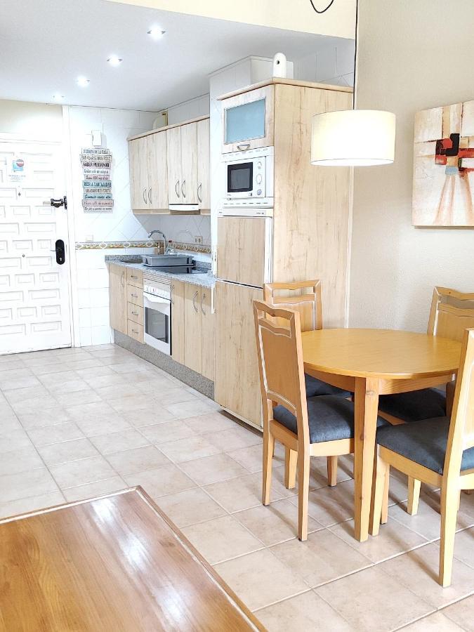 Apartamentos Benalbeach ベナルマデナ エクステリア 写真